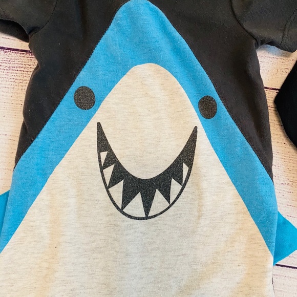 2 baby rompers - Picture 5 of 6